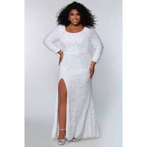 NEW SYDNEY'S CLOSET madeline gown in white